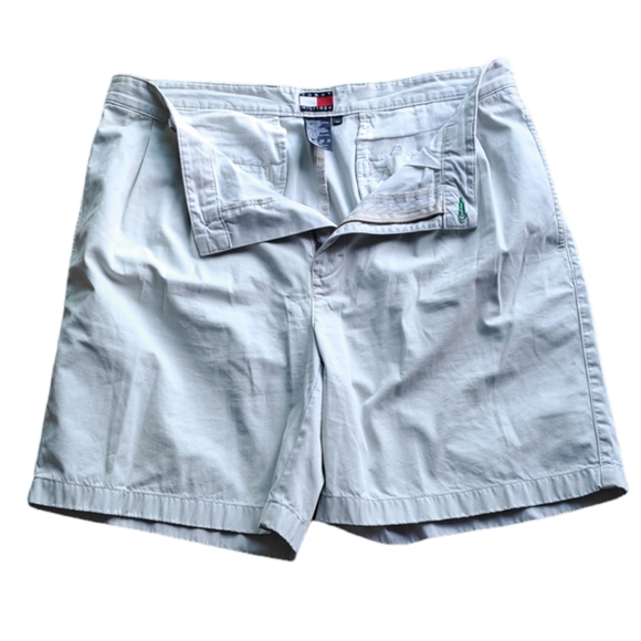 TOMMY HILFIGER SIZE 36 KHAKI MENS FRONT REAR POCKET SHORTS. - Picture 1 of 4